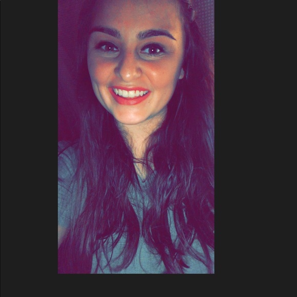 Meet your Posher, Alivia - Picture 1 of 1